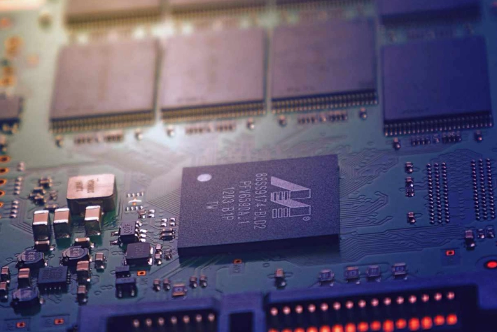 Ricerca e sviluppo tecnologico per innovare processi software aziendali